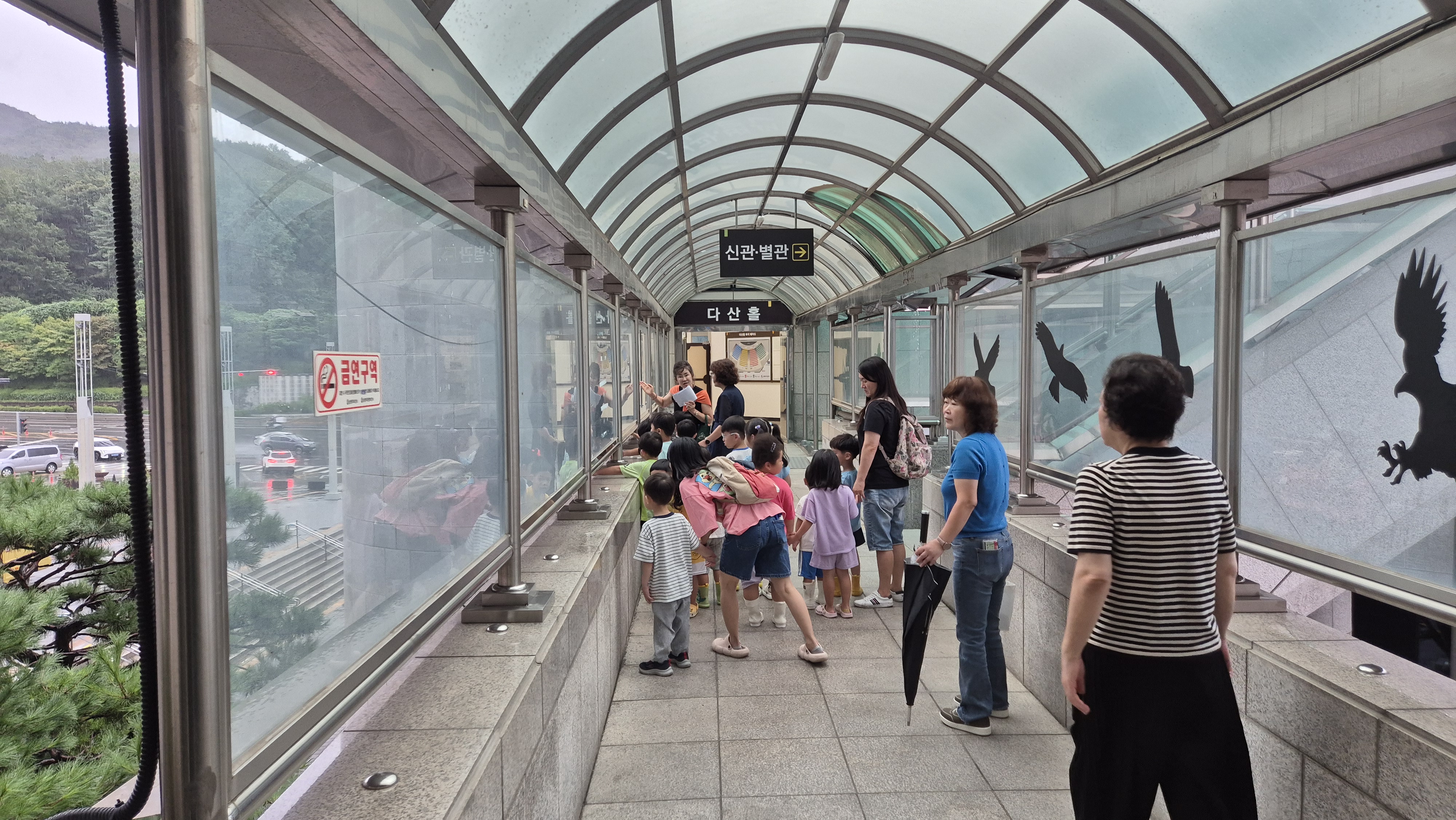 4아트홀 연결통로.jpg