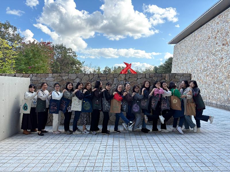 쓰담데이 여행 단체사진5.jpg